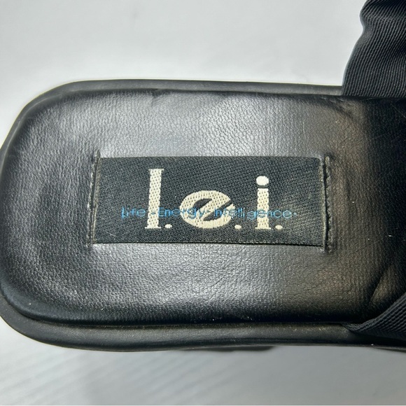 Lei Black Platform Sandals - Picture 13 of 16